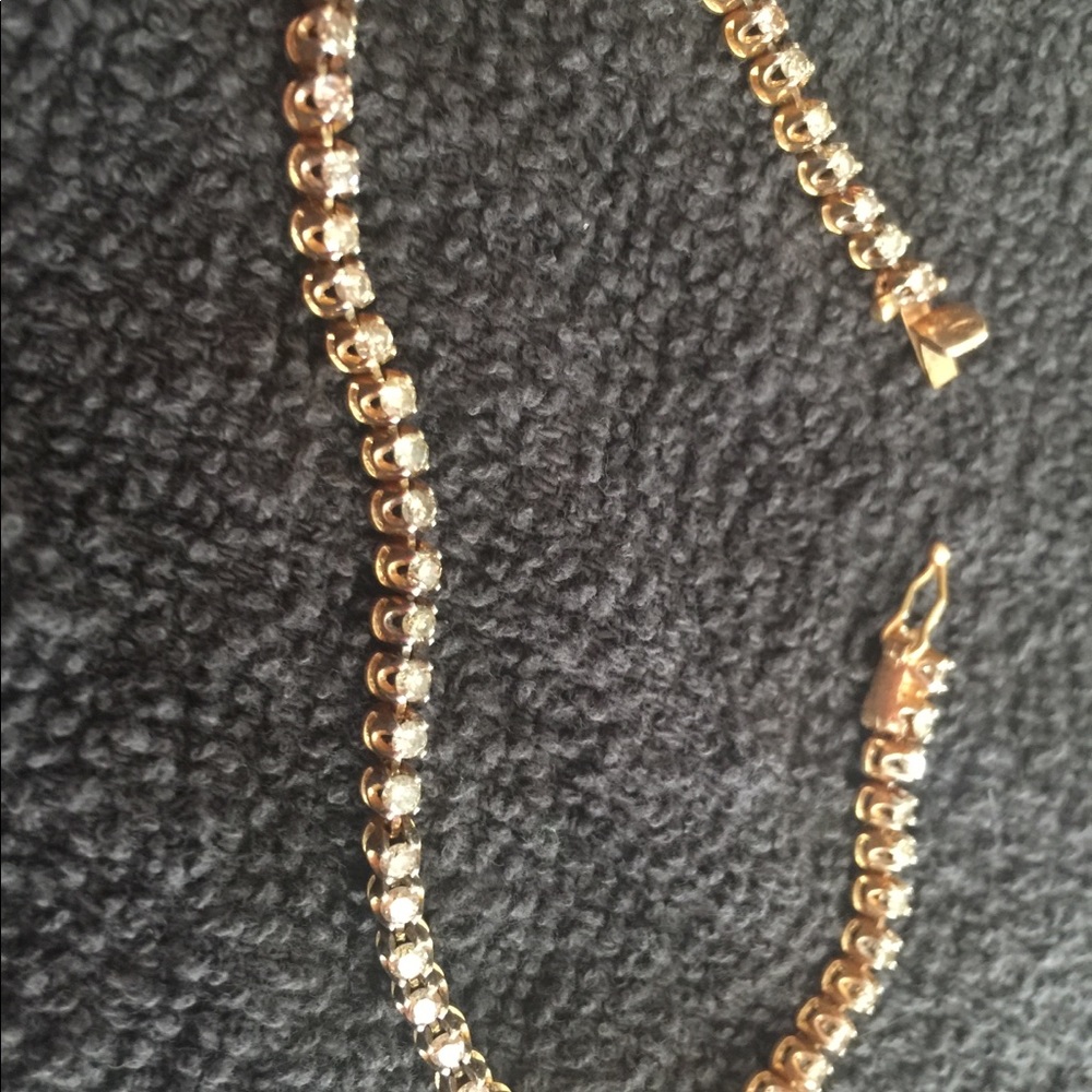 Diamond tennis bracelet